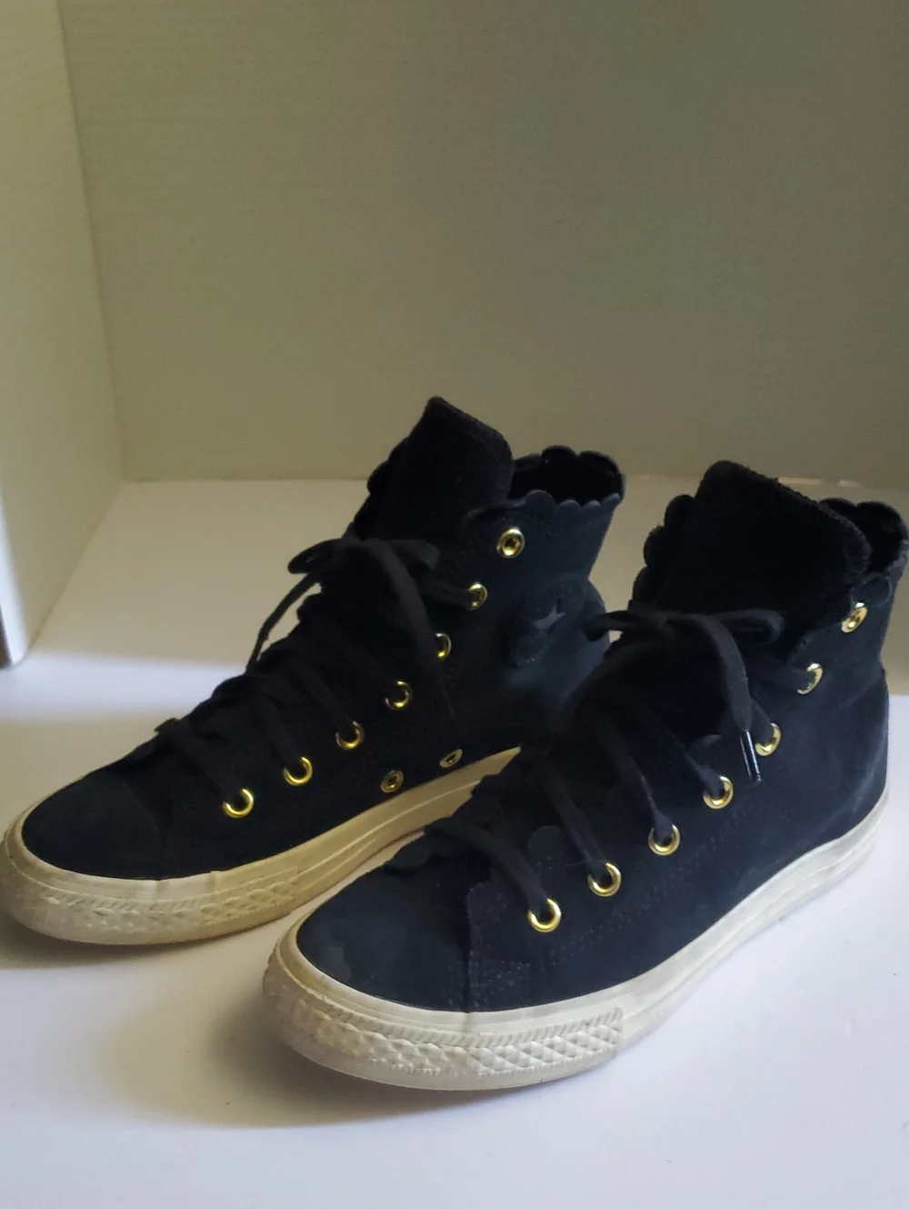 Converse Chuck Taylor All Stars Black Suede High-Top Scalloped Size Youth 3